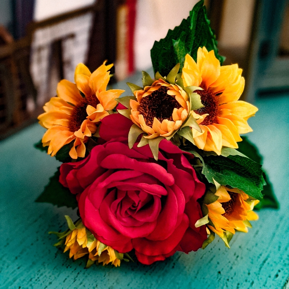 Sunflower & Rose Rustic Burlap Bouquet - Picture 5 of 12